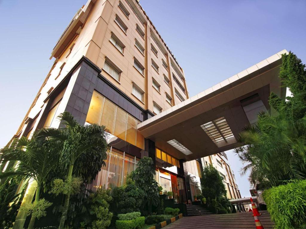 Grand Basko Hotel Padang  Exterior photo
