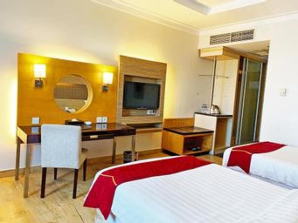 Grand Basko Hotel Padang  Exterior photo