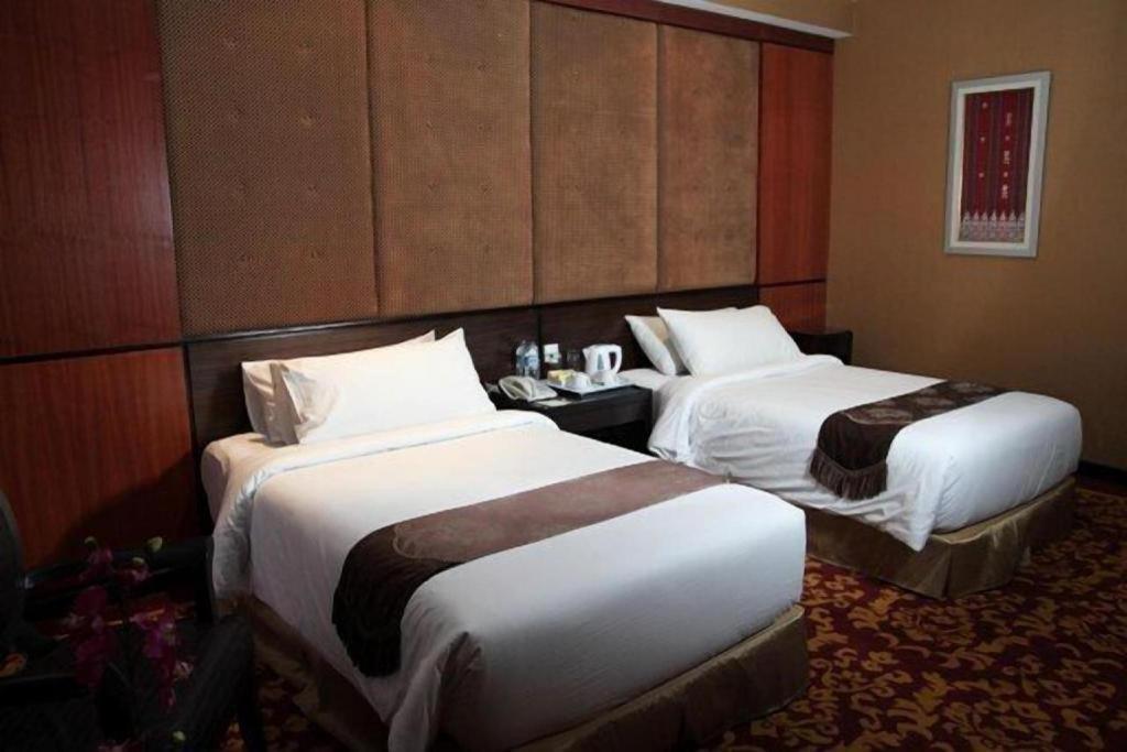 Grand Basko Hotel Padang  Exterior photo