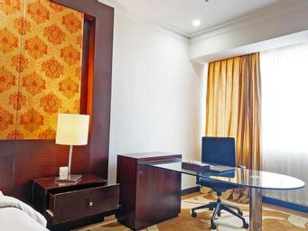 Grand Basko Hotel Padang  Exterior photo