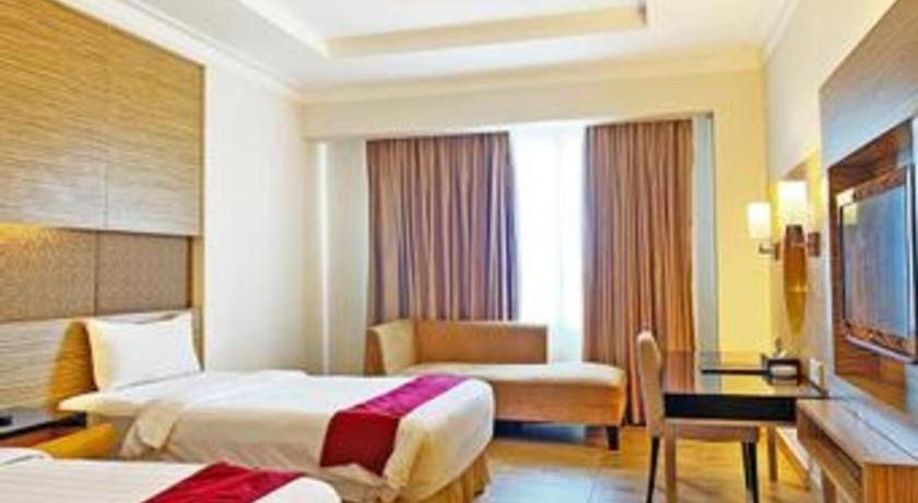 Grand Basko Hotel Padang  Exterior photo