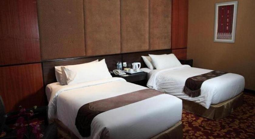 Grand Basko Hotel Padang  Exterior photo